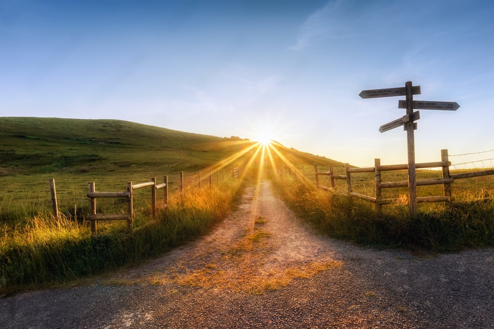 Image of a road illustrating the meaning of easy to reach of the word accessibilis.